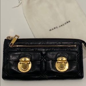 🔥 HOT DEAL 🔥 MARC JACOBS ✨ quilted black gold wallet continental